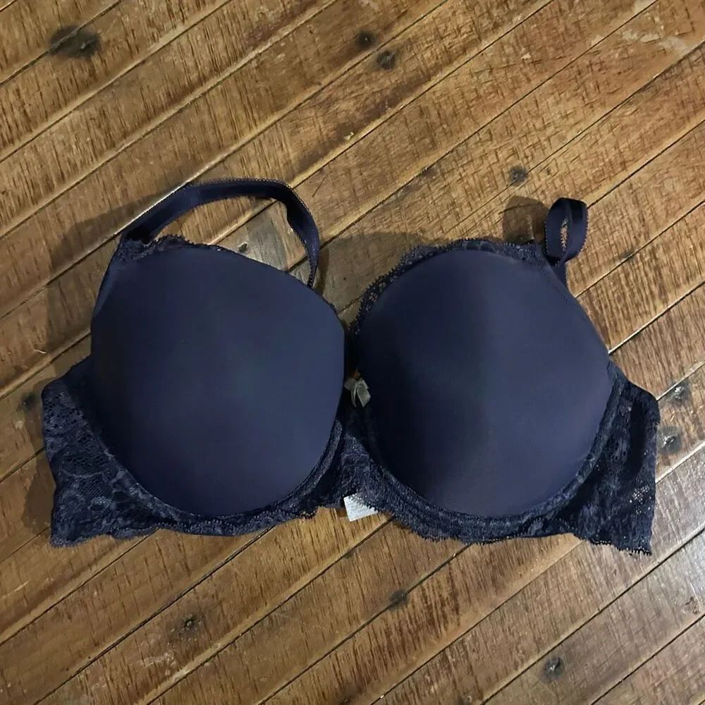 Victoria’s Secret sexy lined Demi lace trimmed 36D bra